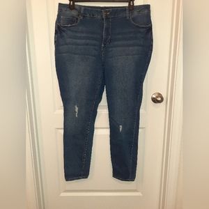 Royalty High Rise Skinny Jean